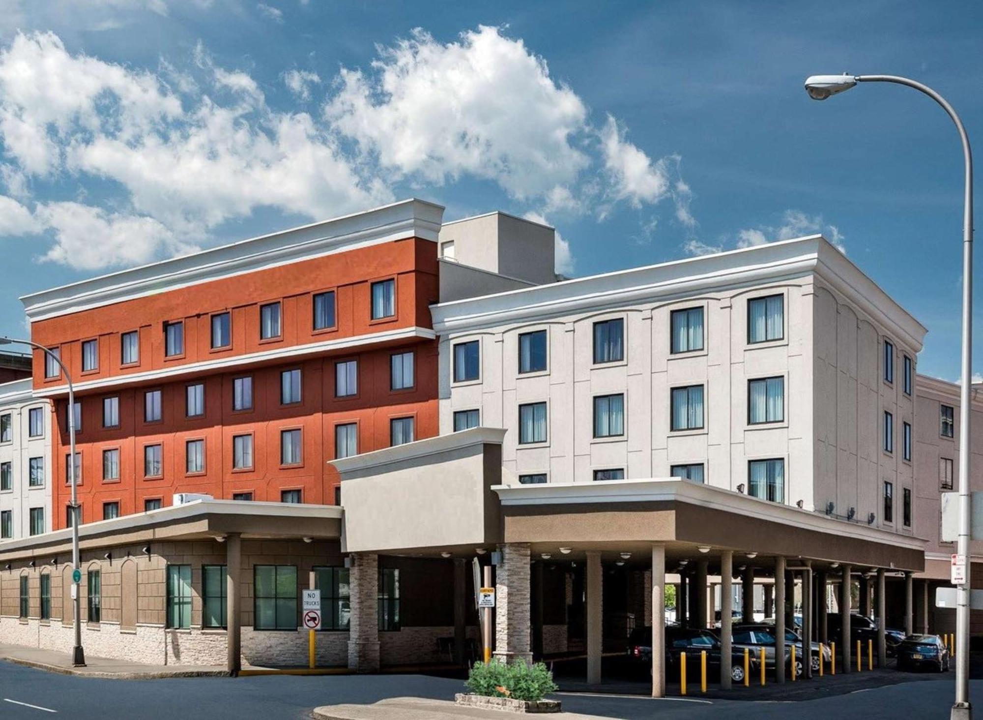Country & By Radisson, Downtown New York 2* Albany